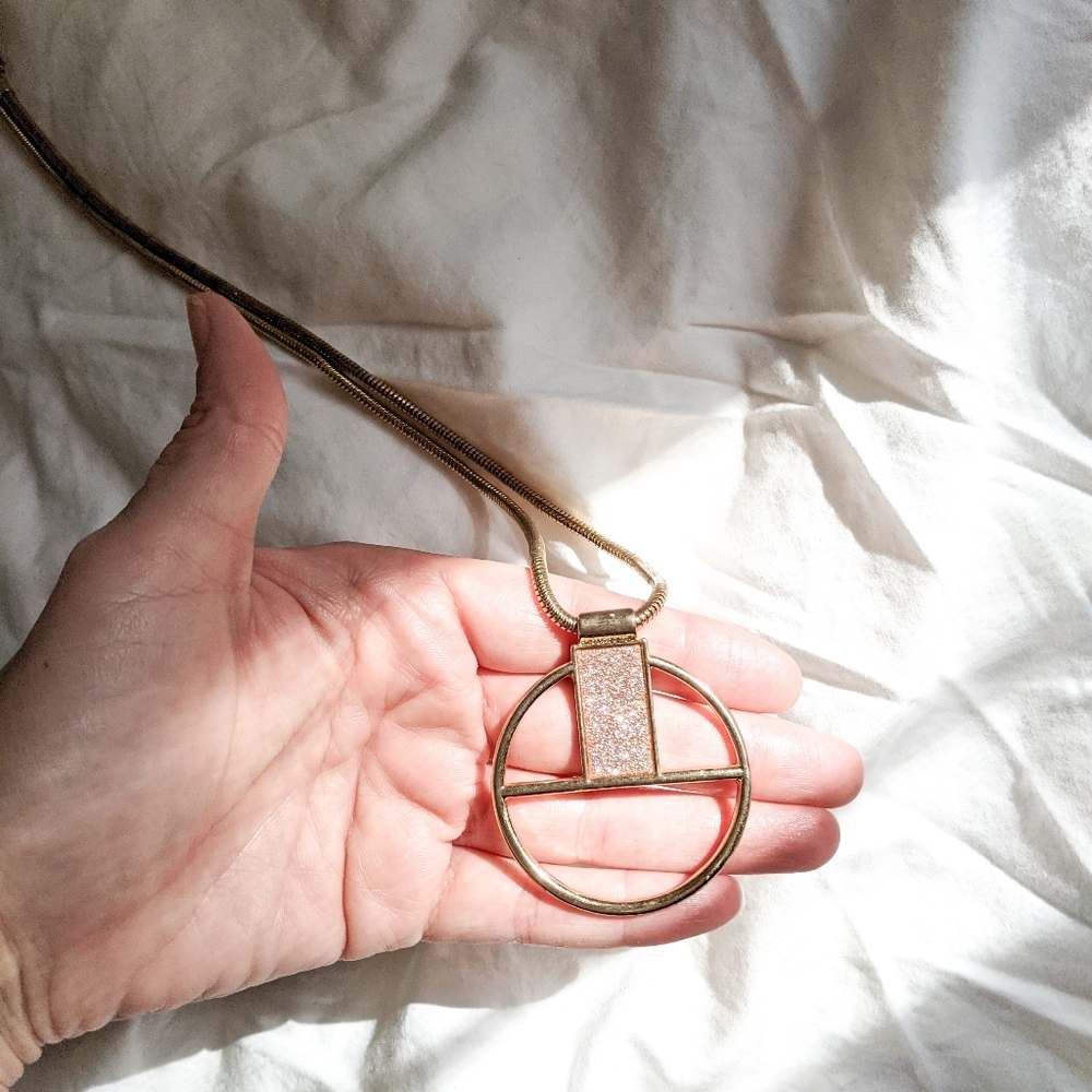 Gold Tone Pendant Necklace